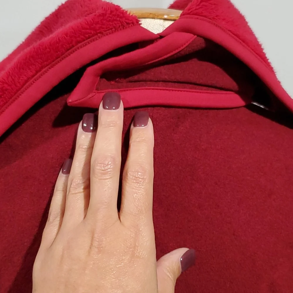Lululemon Presence of Mind Red Fleece Wrap size 6 NWT